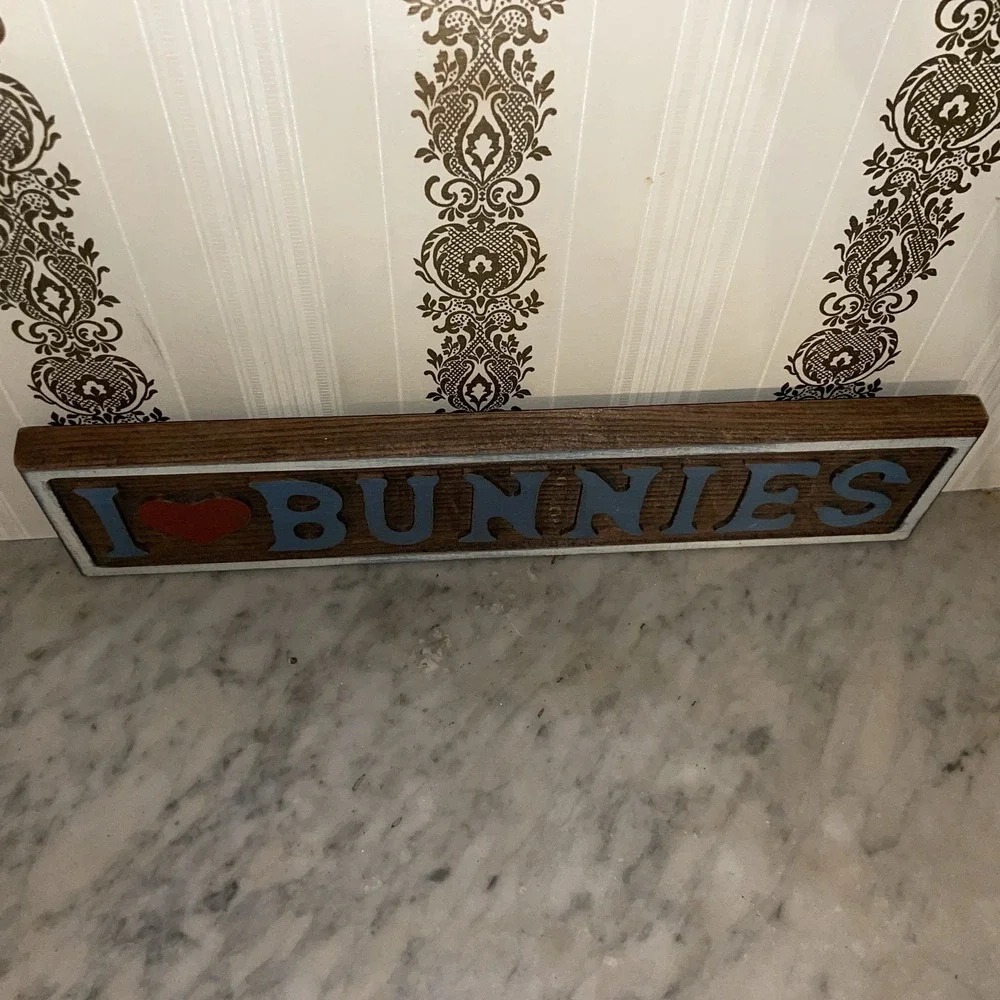 Handmade Wooden Painted Rustic Farmhouse Pet Plaque Sign I Heart Love Bunnies‎
